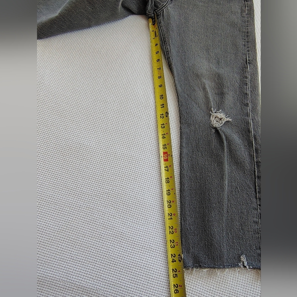 Levi's Wedgie Straight Distressed Gray Jeans Size 31 - Picture 7 of 13